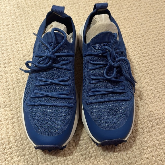 Like NEW 🎉 Sz 7 💙 spikeless golf shoes -Straight Down brand “Swing” - snug fit - Picture 9 of 10